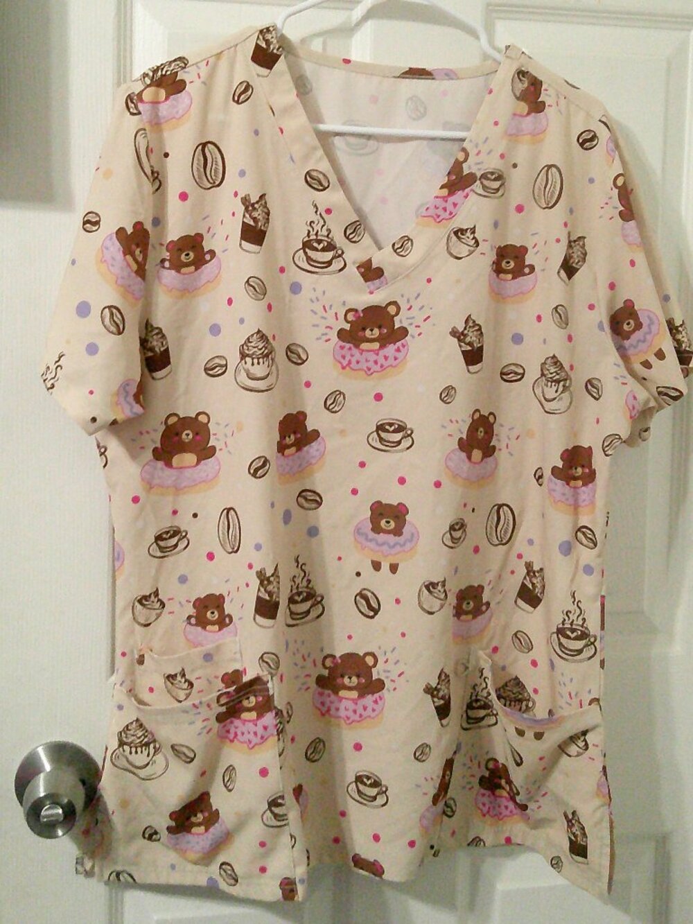 Serene Uniforms Women's V-Neck Scrub Top Coffee and Donut Print SIZE XL